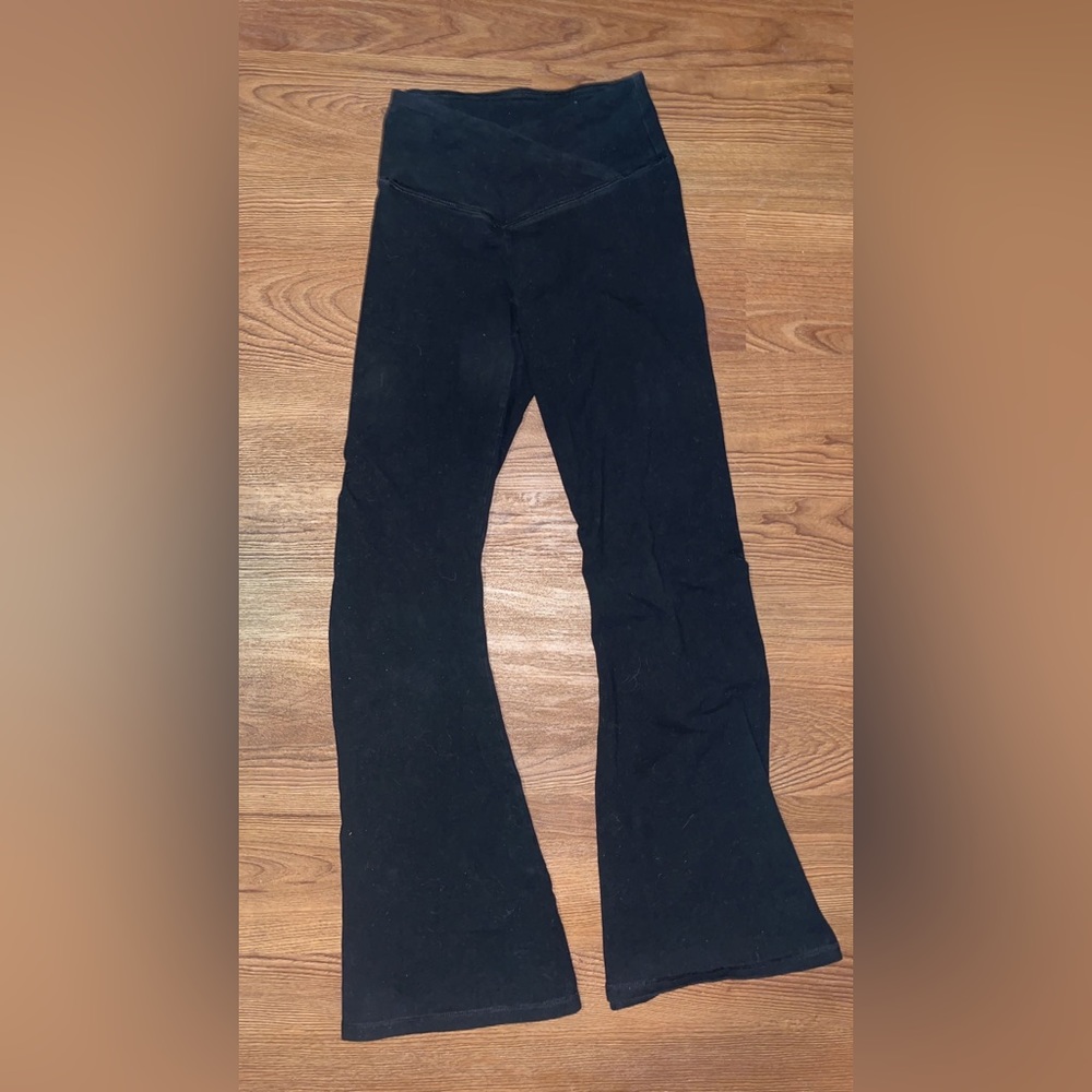 Hollister Ultra High Rise Crossover Flare Leggings